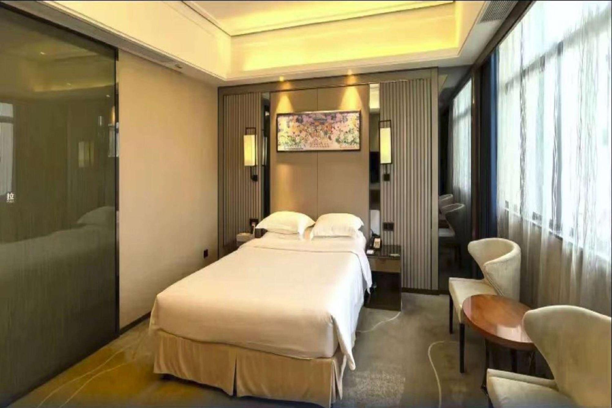 Ramada Foshan Hotel Exterior photo